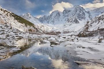 Obraz premium Beautiful winter landscape, Altai mountains Russia.