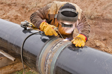 Welding works on gas pipeline