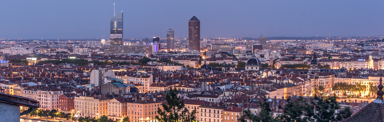 Obraz premium Lyon, panorama nocturne de la ville