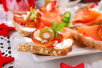 salmon and cheese canapes for christmas