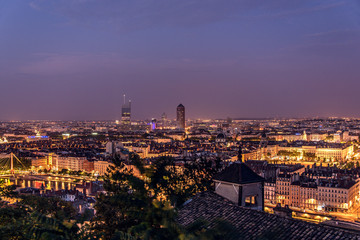 Fototapeta premium Lyon, panorama nocturne de la ville
