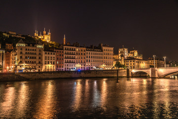 Lyon Fourvière de nuit