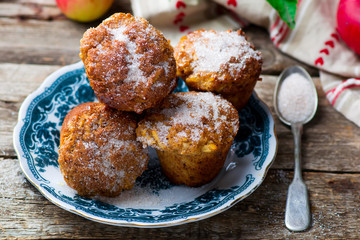 muffins with apples and oat flakes