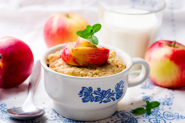  baked oatmeal with fruit, yogurt and honey