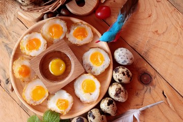 Quail eggs and fried quail eggs of delicious.