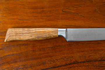 Holzgriff auf Holzplatte