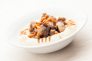 Chickpeas with spiced meat libanese Hummus B’ Lahme2