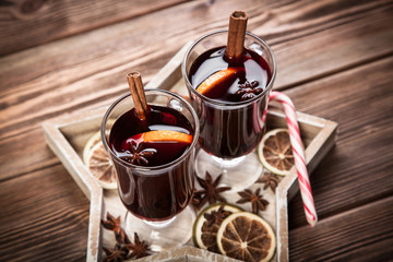 Mulled wine with cinnamon and orange