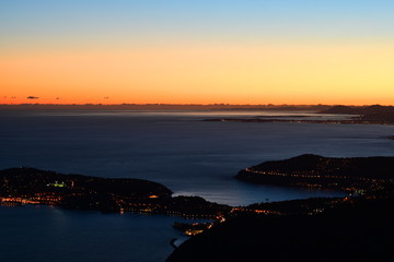 côte d'azur au crépuscule