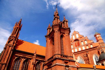 Obraz premium gothic St. Anne's Church and the Church of St. Francis, Vilnius