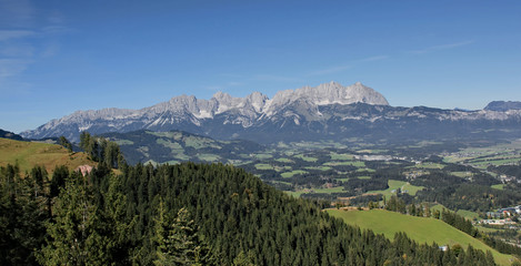 Fototapeta na wymiar Panorama Kitzbüheler Alpen - Wilder Kaiser 