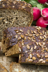 wholemeal bread with sunflower seeds and delicious fresh vegetables