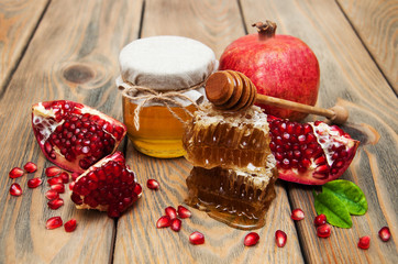 Honey with pomegranate