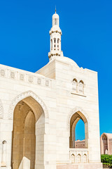 Fototapeta na wymiar Sultan Qaboos Grand Mosque in Muscat, Oman. Its construction finished in 2001.