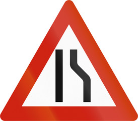 Norwegian road warning sign - Road narrows on right