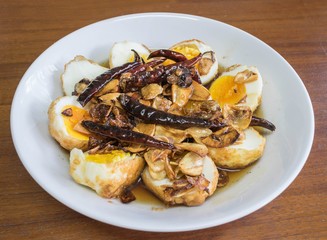 egg fried with tamarind sauce