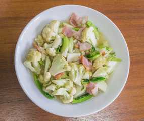 Fried cauliflower with ham