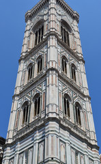 Башня отделанная мрамором. Флоренция, Италия
