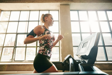 Fototapeta premium Running at the fitness club