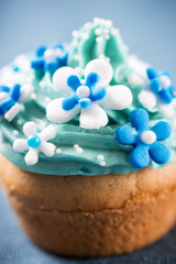 Cupcake mit Blumendekor