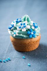 Cupcake mit Blumendekor