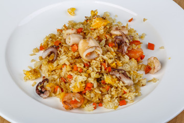 Fried rice with seafood