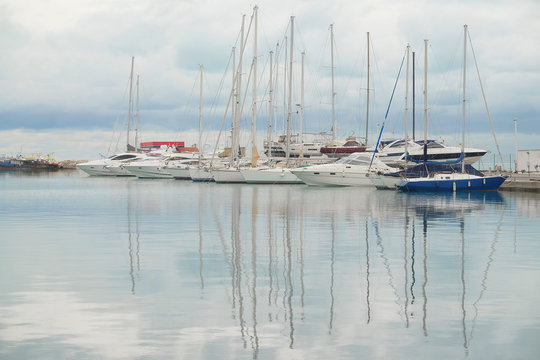 The image of sailboats in a Bar bay