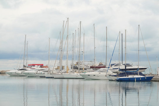 The image of sailboats in a Bar bay