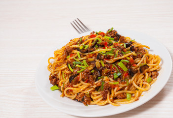 spaghetti with vegetables and minced meat