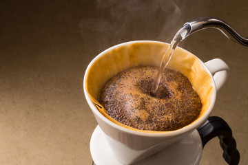 コーヒーを淹れる