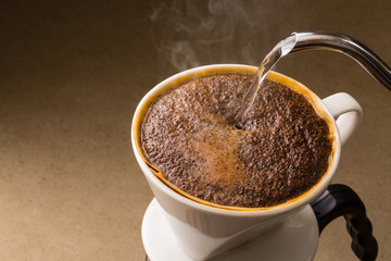 コーヒーを淹れる