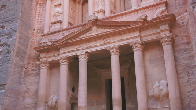 Al Khazneh - the treasury in Petra, Jordan