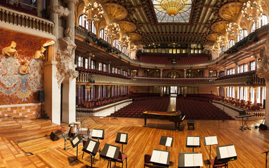 Fototapeta na wymiar BARCELONA, CATALONIA - MARCH 9, 2013: Interior of Palace of Catalan Music in Barcelona, Catalonia