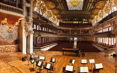 Gartenposter Theater BARCELONA, KATALONIEN - 9. MÄRZ 2013: Innenraum des Palastes der katalanischen Musik in Barcelona, Katalonien?