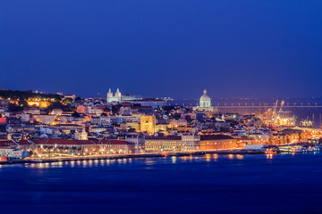 Lisboa visto do Cristo Rei Almada 