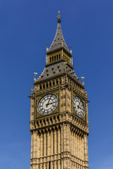 Fototapeta na wymiar Clock tower 
