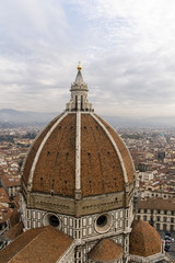 Fototapeta na wymiar Vistas de la monumental catedral de Florencia en Italia