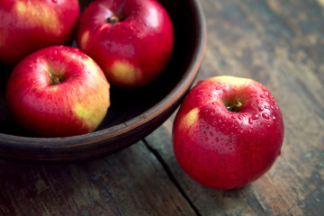 Red apples in a bowl 