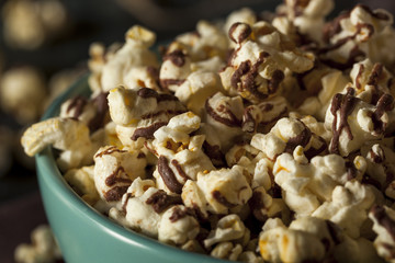 Homemade Chocolate Drizzled Caramel Popcorn