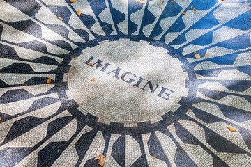 Imagine Mosaik auf der John Lennon Gedenkstätte Strawberry Fields im Central Park, Manhattan, New...