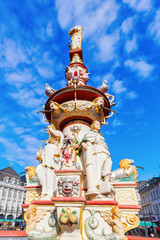 antiker Brunnen auf dem Hauptmarkt von Trier, Deutschland