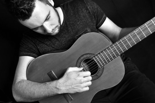 Guitariste acoustique