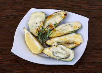 Mussels backed in cream sauce