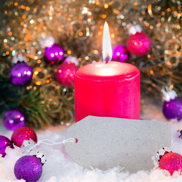 Weihnachtskärtchen, blanko, mit Kerze und Christbaumkugeln, erster Advent