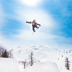 Free style snowboarder