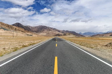 Poster K2 The road along the Karakoram Highway that link China (Xinjiang province) with Pakistan via the Kunjerab pass.
