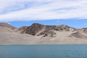 Landscape around Muztagh Ata and Karakuli Lake, Pamir Mountains, Kasgar, Xinjiang, China