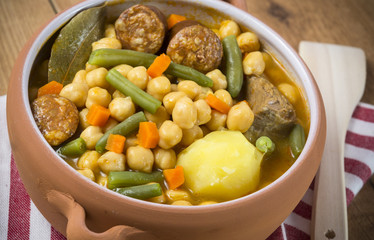 Puchero de garbanzos