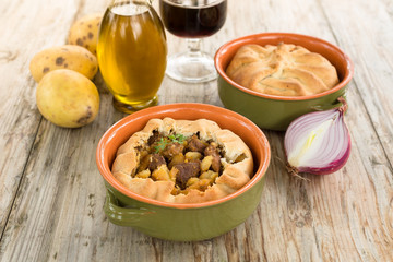 Panada, Torta salata ripiena di carne e patate, Cucina Sardegna