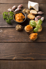baked baghette with pesto tomato